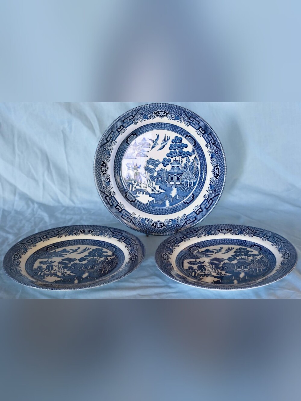 Beautiful Churchill Blue Willow Dinner Plates. Set of 3 Made In England!
